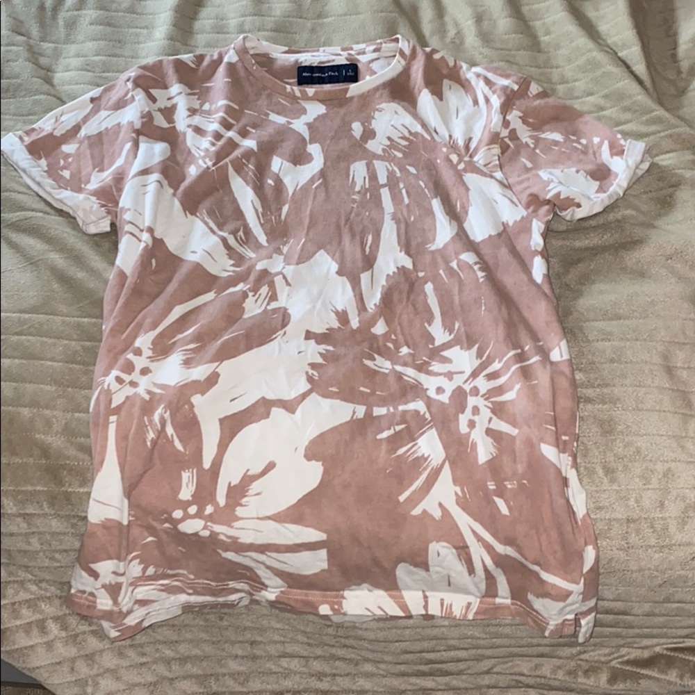 abercrombie and fitch size large t-shirt